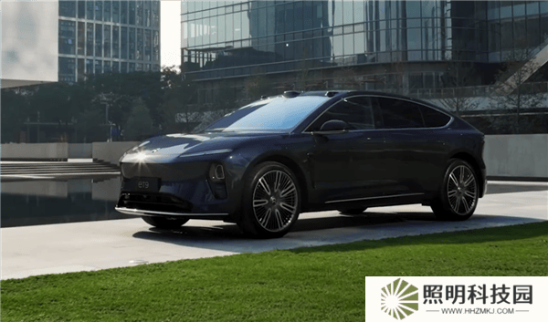 蔚來ET9重磅交付，美的董事長方洪波喜提全國首車，李斌親自送上門！