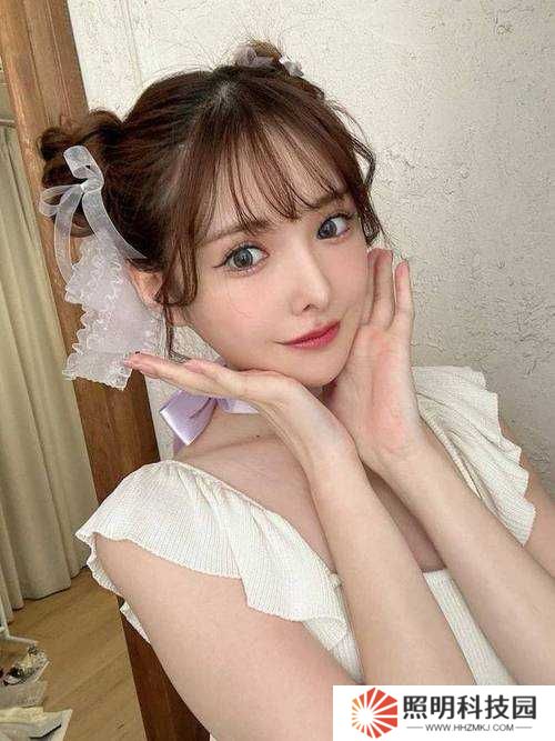 波多野結(jié)衣AV背后爆紅的秘密！這個行業(yè)的殘酷真相你知道嗎？