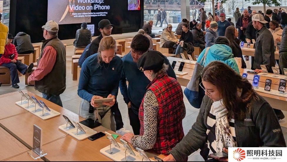 關稅陰影下美國人恐慌性搶購 iPhone，蘋果周末銷售額遠高于往年同期